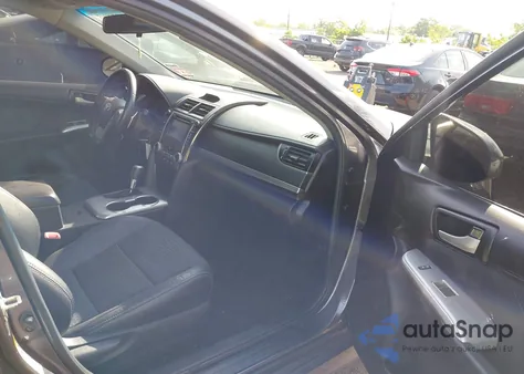 2014 Toyota Camry Se z USA, uszkodzony, nr VIN 4T1BF1FK9EU821759